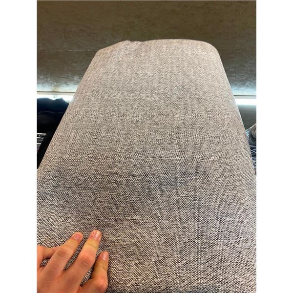 5X8FT AREA RUG