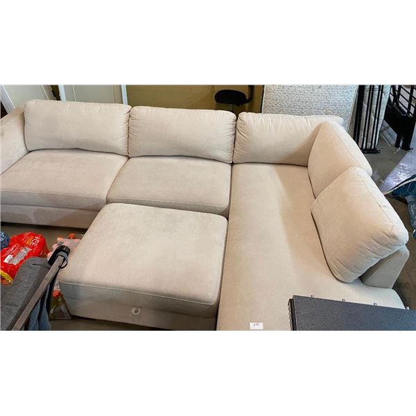 THOMASVILLE SECTIONAL WITH STORAGE OTTOMAN - COUPLE DIRT SPOTS A STEAM CLEANER WOULD EASILY CLEAN