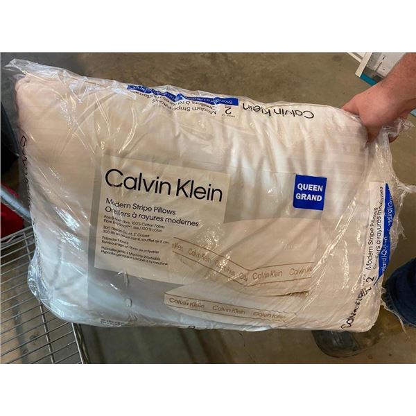 2 QUEEN SIZE CALVIN KLEIN PILLOWS