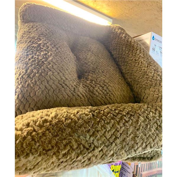 MEDIUM SIZE DOG BED