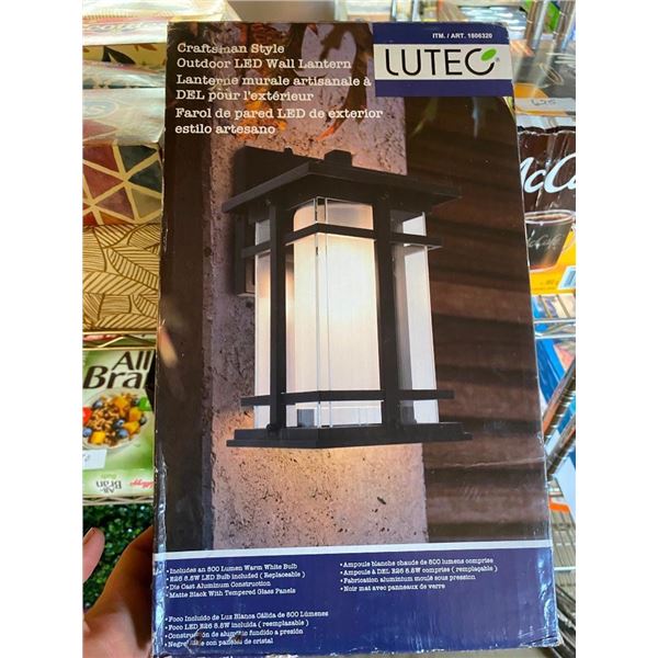 OUTDOOR LED WALL LANTERN