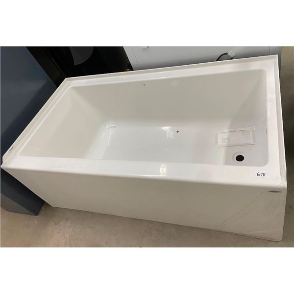 5FT MAAX BATHTUB - RIGHT SIDE DRAIN