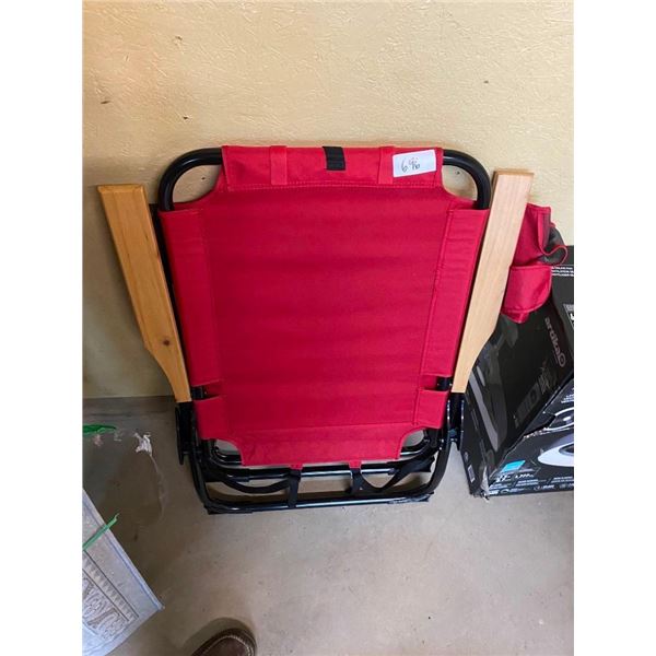 MONTREAL CANADIANS LAWN CHAIR - ONE ARM BROKE