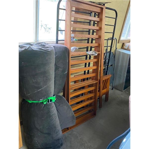 76IN FOLDABLE WOODEN FUTON COUCH