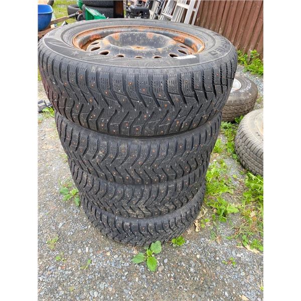 SET OF 4 OF 225/65R17 STUDDED TIRES