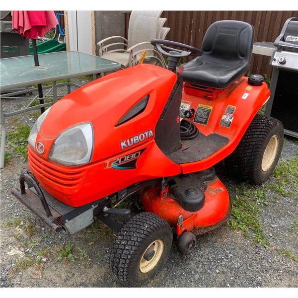 KUBOTA T2080 RIDING LAWN TRACTOR WITH MOWER - SEEMS TO BE IN GOOD SHAPE