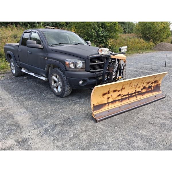 2008 DODGE RAM 1500 WITH PLOW - 4 DOOR, 4 WHEEL DRIVE, - 214,000 KM - VIN# 1D7HU18258J199514