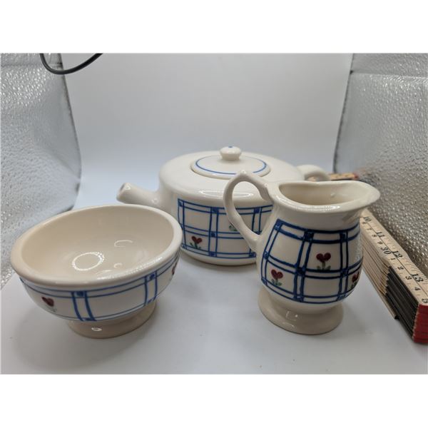 Heartstone Window Pane Pottery Set