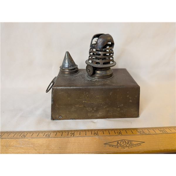 E. Miller Meridian USA Antique Piper Font Lamp (Used on Ships & Railway)