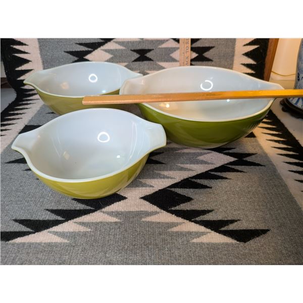 Pyrex Avocado Green Cinderella Mixing Bowl Set
