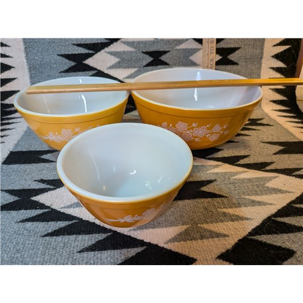 Pyrex Butterfly Gold Mixing Bowl Set