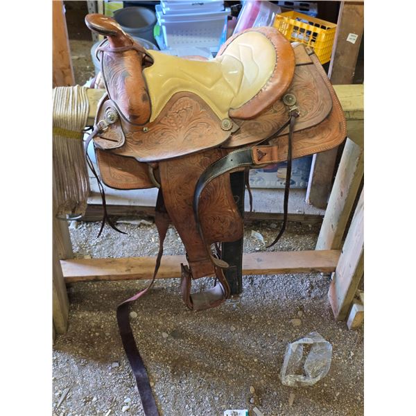 Leather Western Rawhide Horse Saddle, 16”