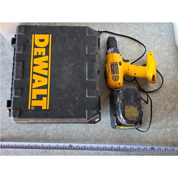 Dewalt drill, charger, and case- works