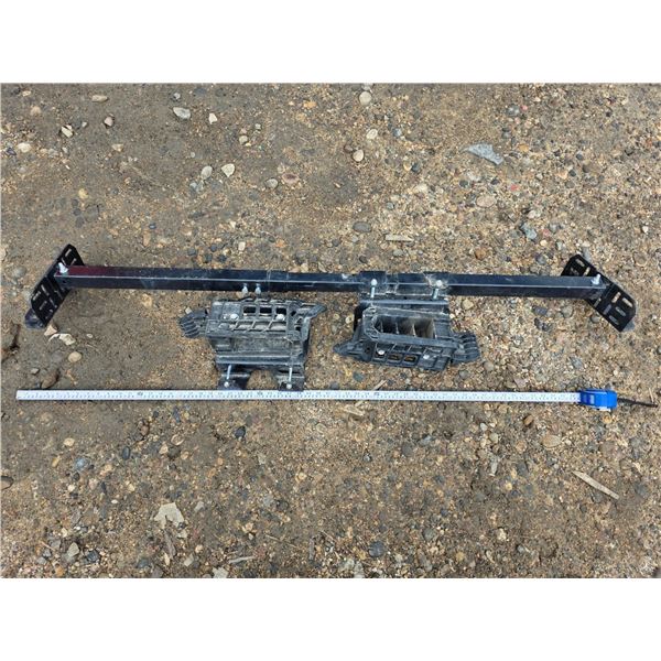 Double bed boot mount bar