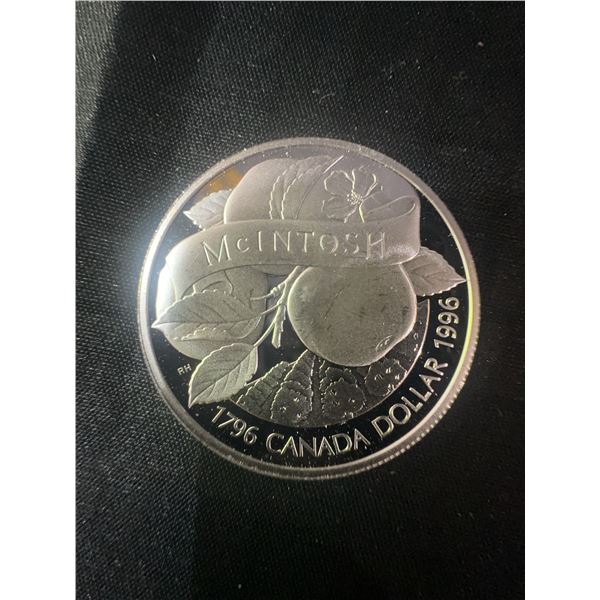 1996 Canada McIntosh Dollar .925 Sterling Silver 25.2g