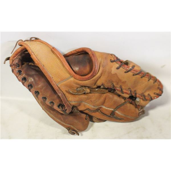 VINTAGE LEATHER FIELDERS BASEBALL GLOVE