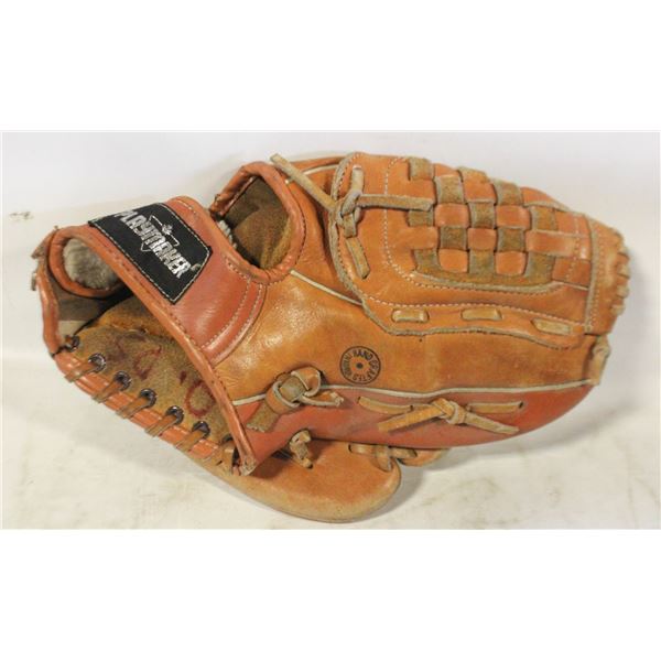 VINTAGE "RAWLINGS" PLAYMAKER BASEBALL GLOVE