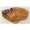 Image 1 : VINTAGE "RAWLINGS" PLAYMAKER BASEBALL GLOVE