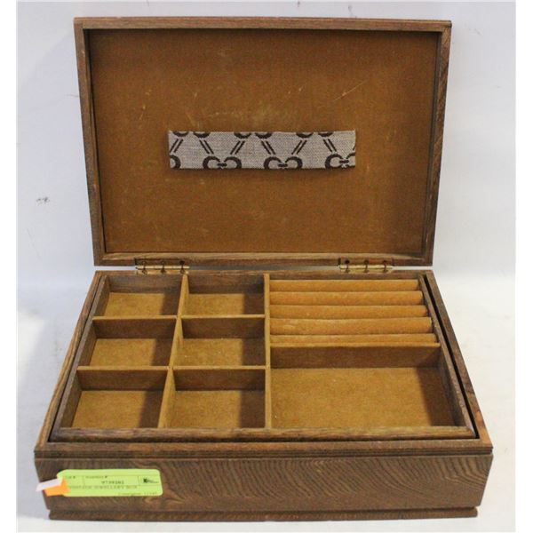 VINTAGE JEWELLERY BOX
