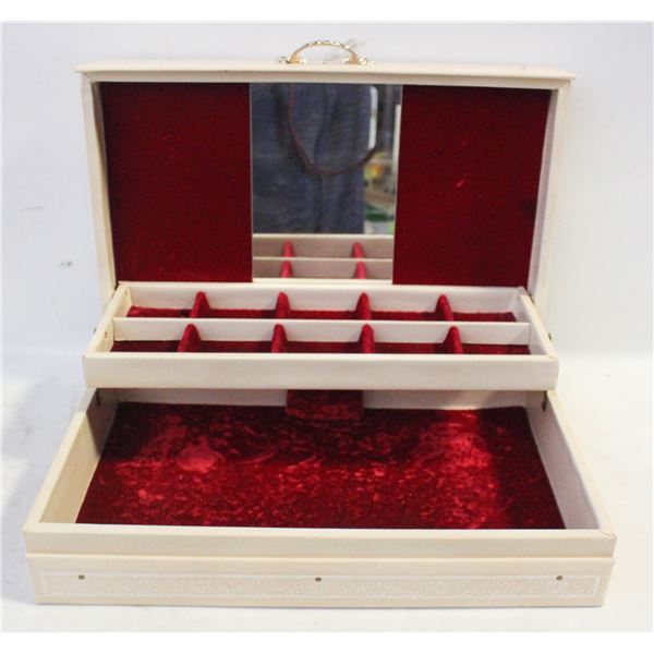 VINTAGE JEWELLERY BOX