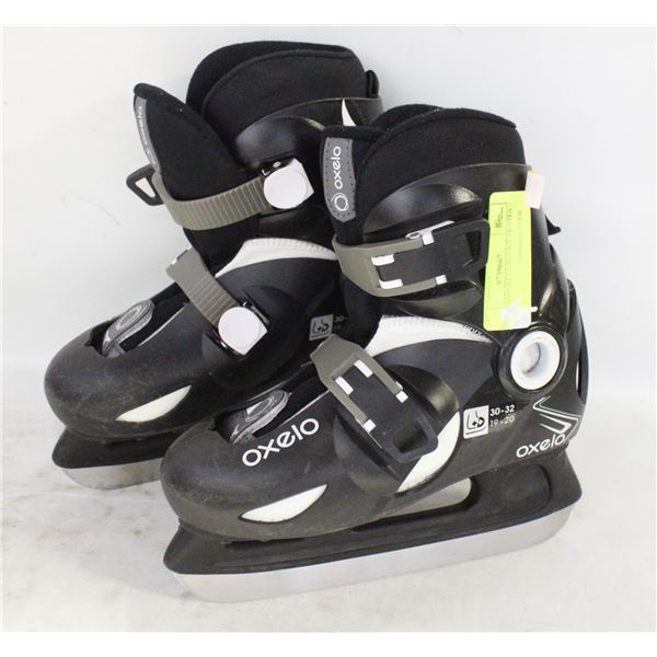 OXELO KIDS SZ 12.5C/1 ICE SKATES - USED