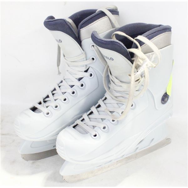 OXELO LADIES SZ 6.5 ICE SKATES - USED