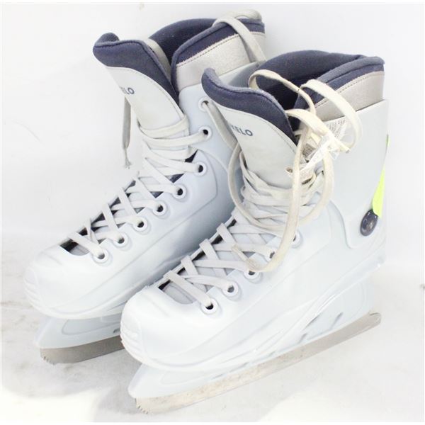 OXELO LADIES SZ 5.5 ICE SKATES - USED