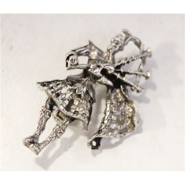 BAGPIPES BROOCH