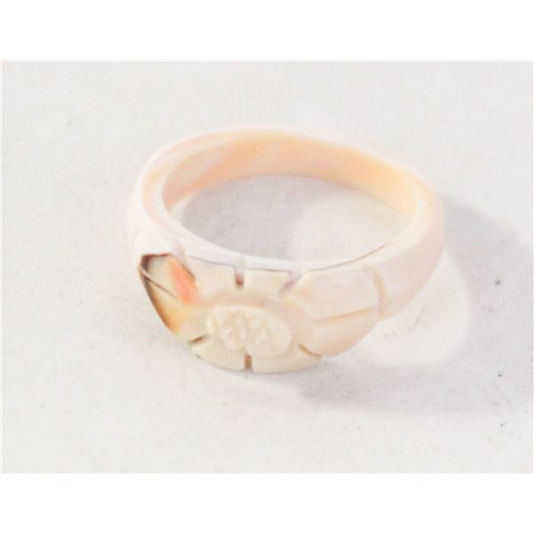 CARVED SEA SHELL RING SIZE 5-1/2