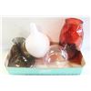 Image 1 : LOT OF 4 DECORATIVE GLASS VASES