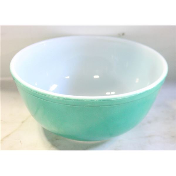 VINTAGE PYREX 403 GREEN 2.5QT MIXING BOWL