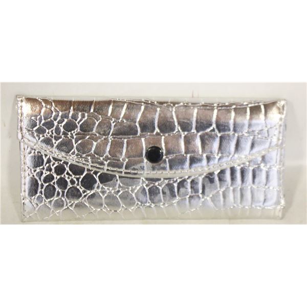 SILVER METALLIC CROCODILE PATTERN WALLET