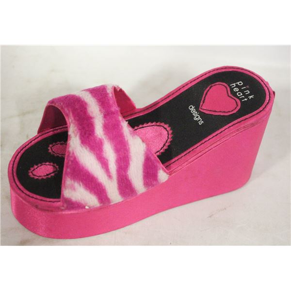 PINK SHOE SHAPED JELLEWERY BOX