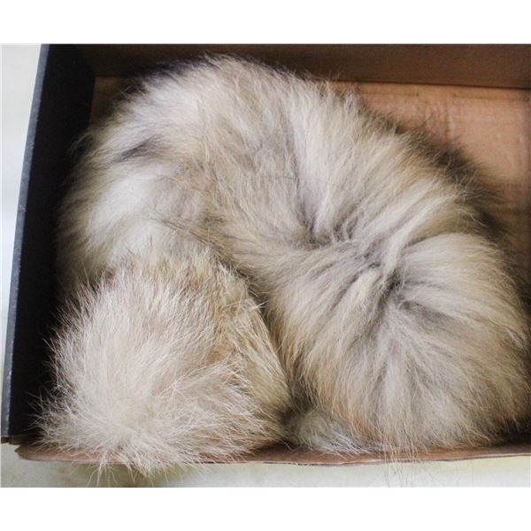 FUR TAIL KEYCHAIN + FUR DESK TOP FLOOF