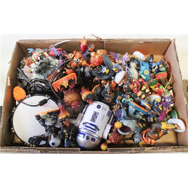 LOT OF SKYLANDERS GIANTS FIGURES