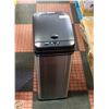 Image 1 : STAINLESS STEEL DISPOSABLE GARBAGE BIN