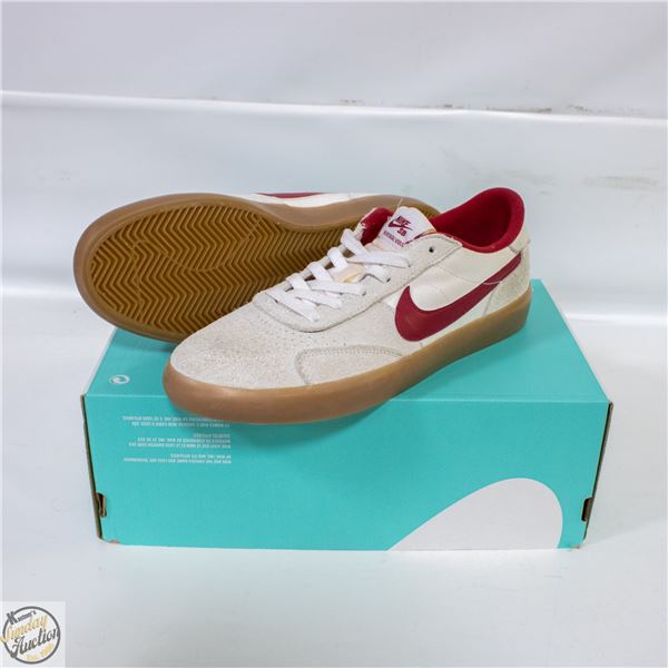 NEW NIKE SB SIZE 9