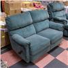 Image 1 : GREEN FABRIC RECLINING LOVESEAT