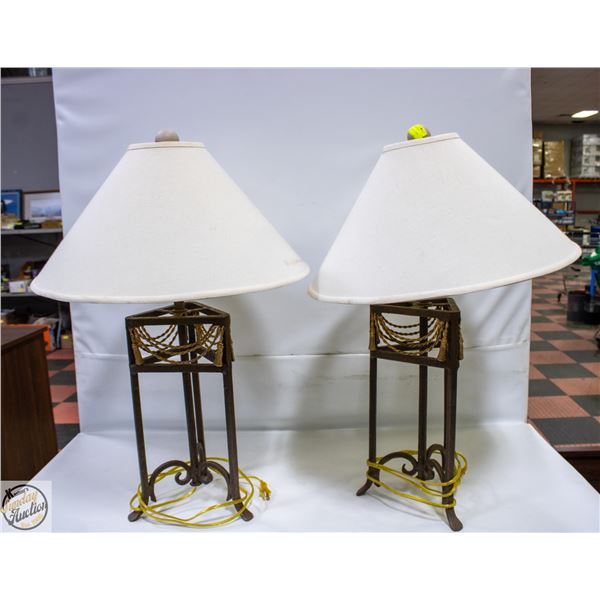 2 METAL LAMPS WITH SHADES