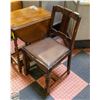 Image 1 : VINTAGE LEATHER TOP CHAIR