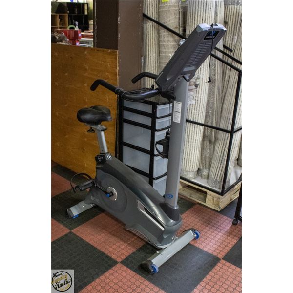 NAUTILUS FITNESS UPRIGHT BIKE WITH