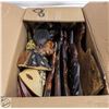 Image 1 : BOX OF 9 AFRICAN WOODEN CARVINGS