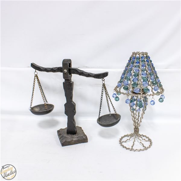 SCALES & TEA LIGHT DÉCOR