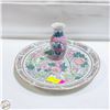 Image 1 : VINTAGE CHINESE FLORAL PORCELAIN PLATE WITH VASE