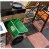Image 1 : SCOTT'S FERTILIZER SPREADER