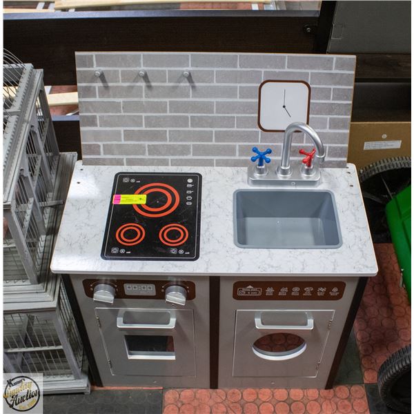 CHILDRENS KITCHENETTE