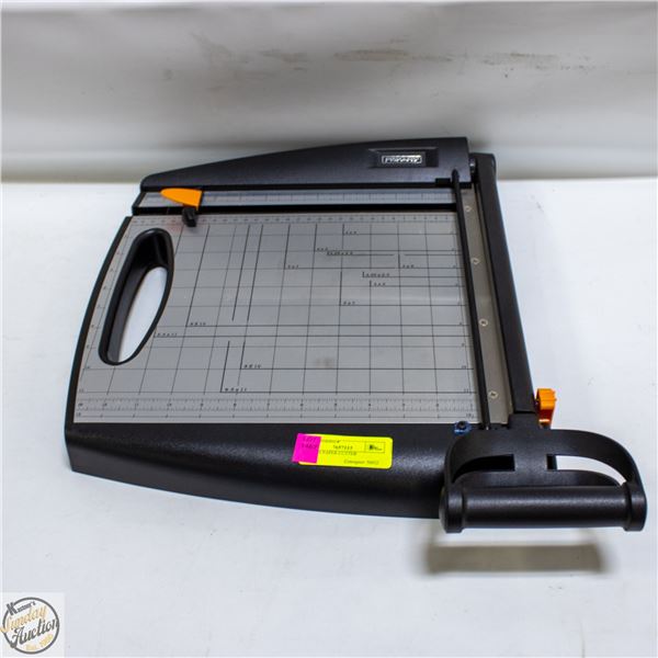 FISKARS PAPER CUTTER