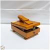 Image 1 : SHOE POLISHING STAND