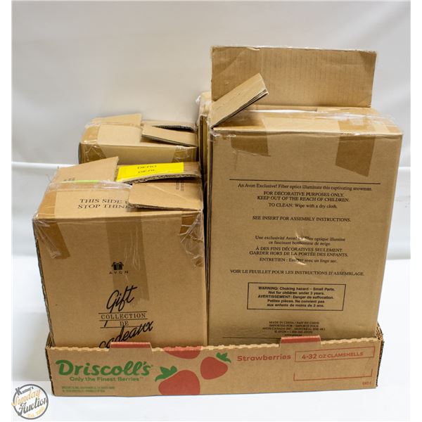 LOT OF VINTAGE CHRISTMAS ORNAMENTS IN BOXES