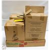 Image 1 : LOT OF VINTAGE CHRISTMAS ORNAMENTS IN BOXES